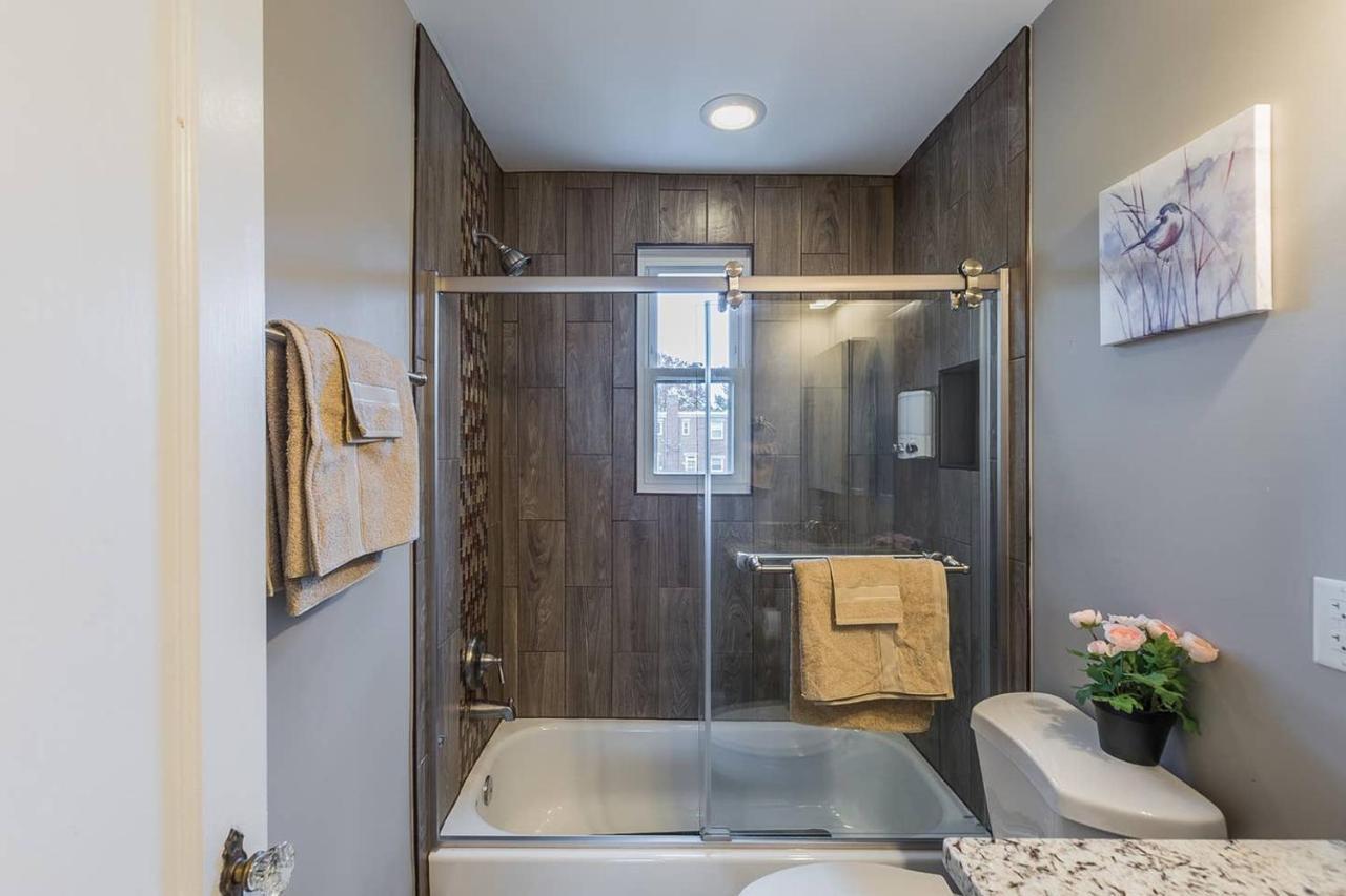 Beautiful 3Br 2Ba House With Cozy Backyard By Cozysuites Alexandria Kültér fotó